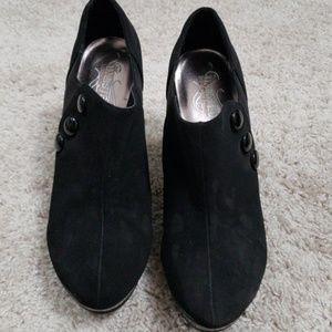 Black seude heels/shooties